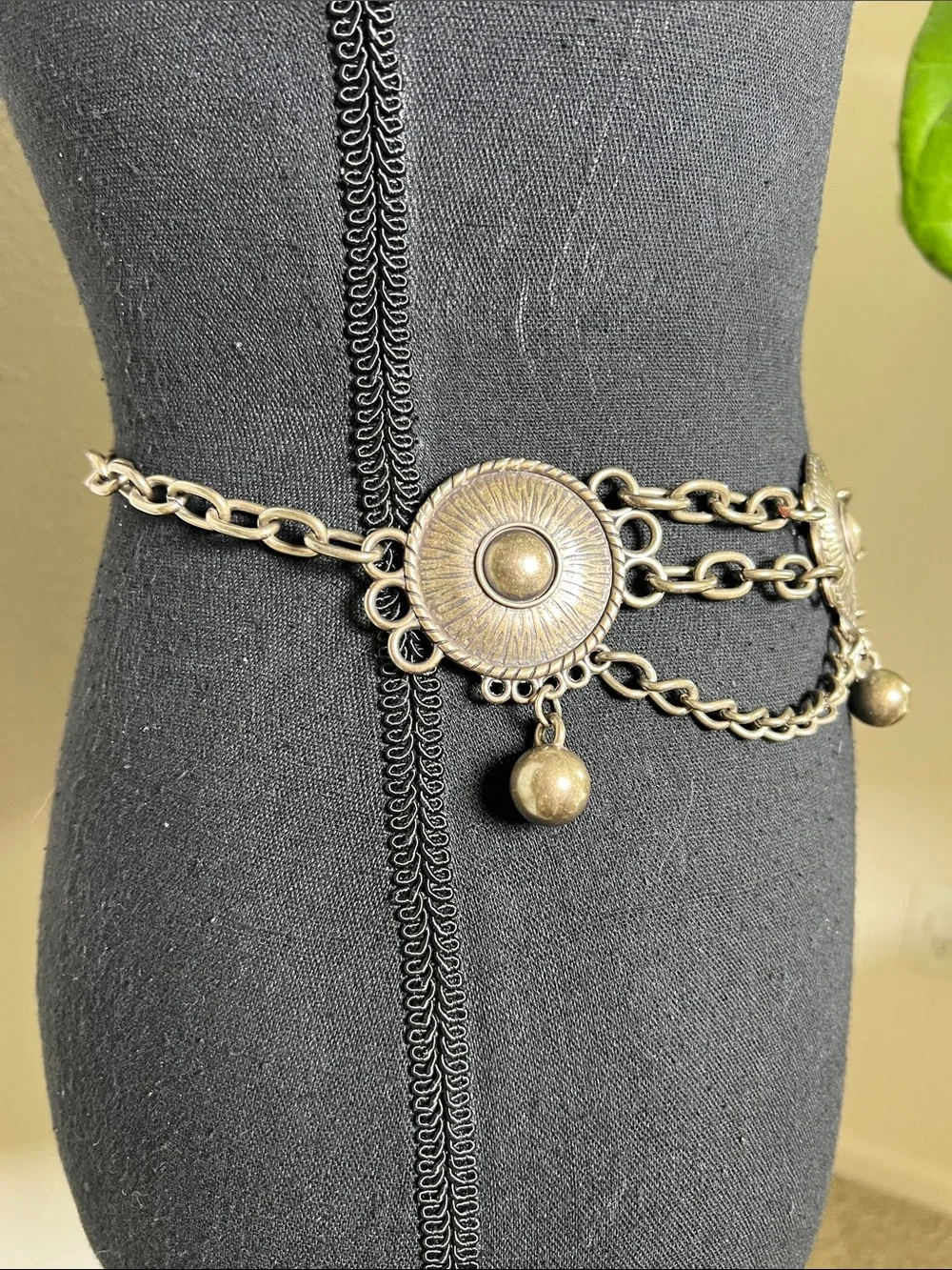 ESCADA Women’s Vintage Chainlink Metal Three-layer Antique Silver Tone Belt
